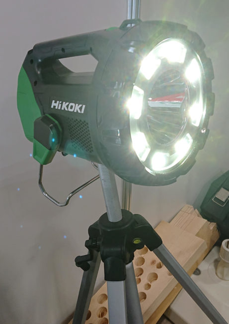 UB18DA HiKOKI LEDライト　爆光一台です。